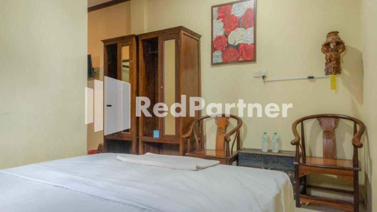 Vandhela Homestay Syariah Mitra Reddoorz Surabaya Exterior photo