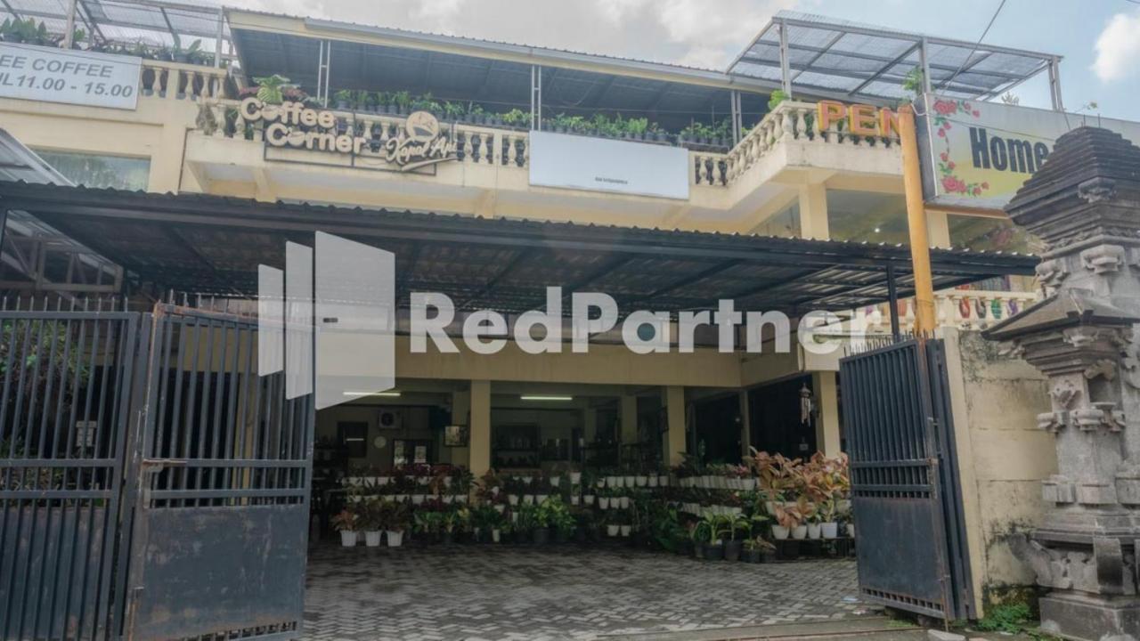 Vandhela Homestay Syariah Mitra Reddoorz Surabaya Exterior photo