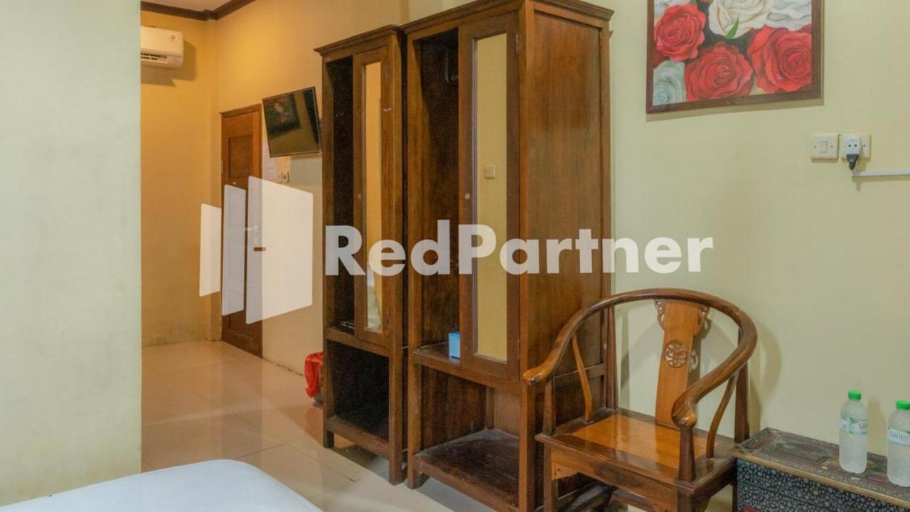 Vandhela Homestay Syariah Mitra Reddoorz Surabaya Exterior photo