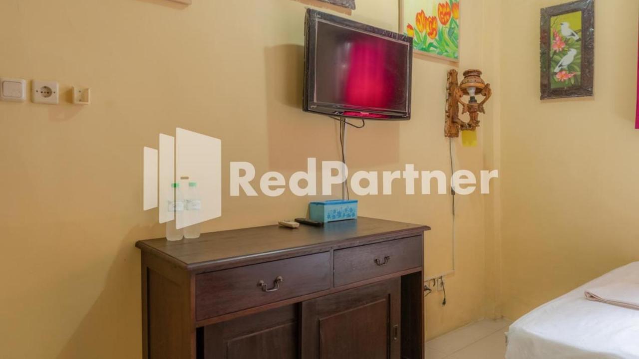 Vandhela Homestay Syariah Mitra Reddoorz Surabaya Exterior photo